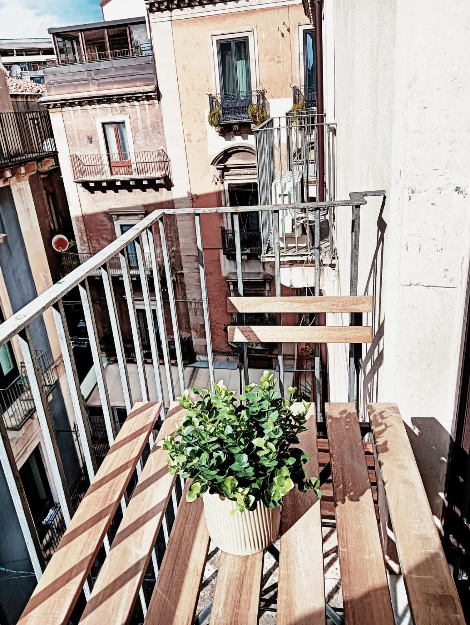 Domus Coppola Catania Apartment ภายนอก รูปภาพ